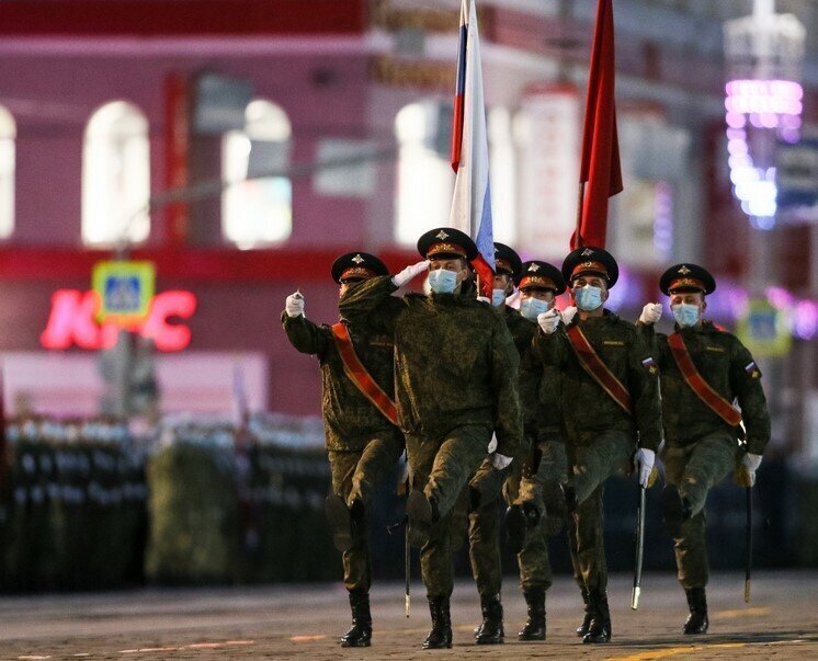 В Москве и Санкт-Петербурге полным ходом идет подготовка к параду Победы