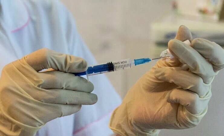Первый этап испытания вакцины от коронавируса стартовал успешно