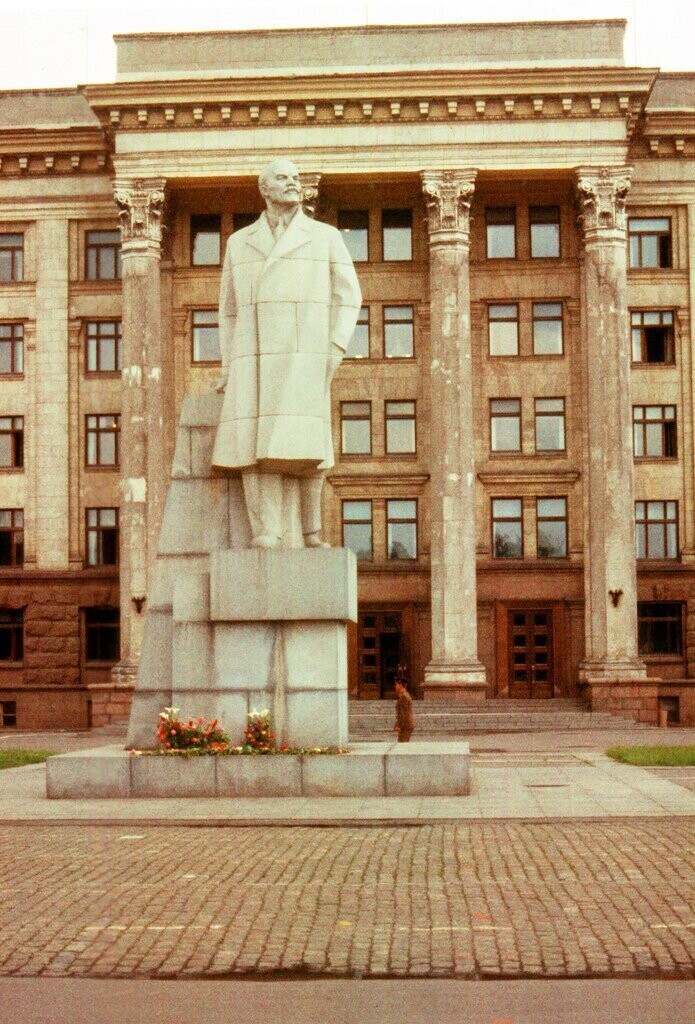 Одесса, статуя Ленина, 5-26-1977