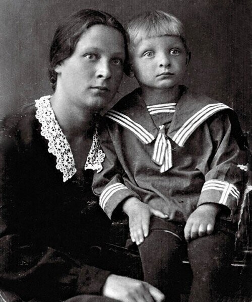Эдик Хиль с мамой Еленой Павловной