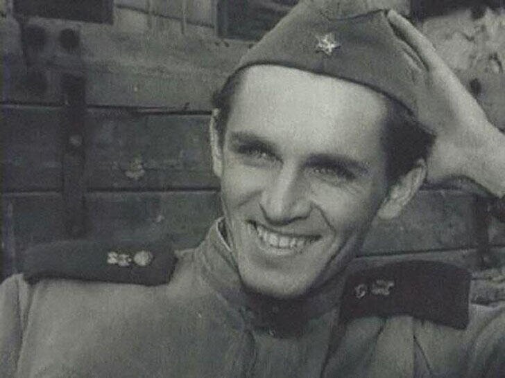 Станислав Любшин, 1958, «Сегодня увольнения не будет» — военный шофер Садовников.