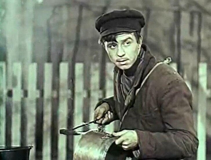 Олег Борисов, 1955, «Мать» — рабочий-подпольщик.