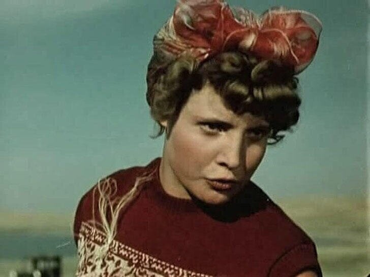 Татьяна Доронина, 1955, «Первый эшелон» — Зоя.