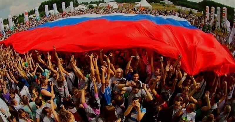 Поправки в Конституцию закрепят роль российской молодежи в политической жизни страны