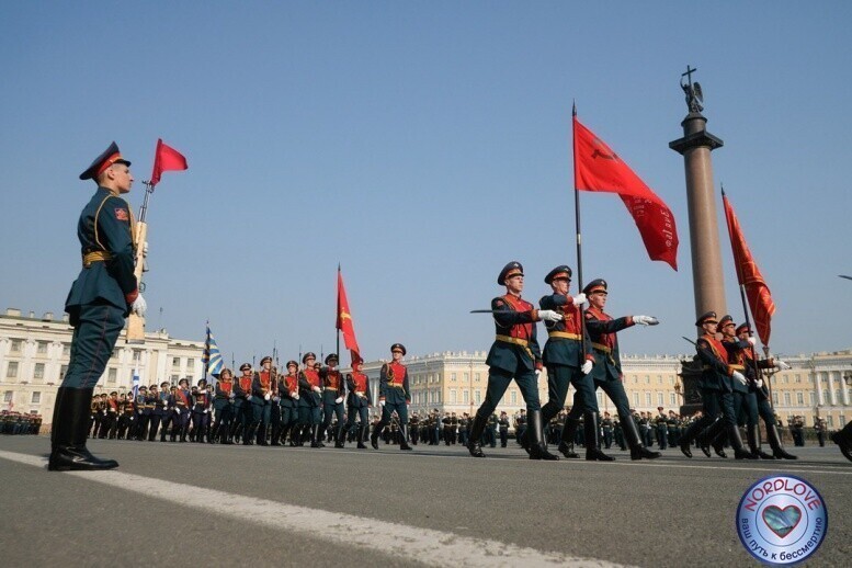Полтысячи мотоциклистов и военные оркестры: кто и как закроет Парад Победы в Санкт-Петербурге