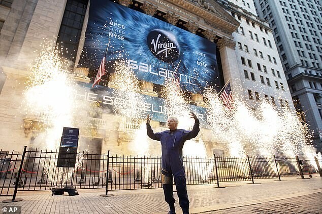 Компания Virgin Galactic договорилась с НАСА о частном туризме на МКС
