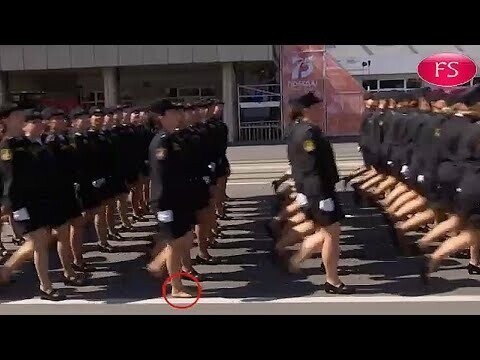 В Калининграде поощрят девушку, потерявшую туфлю на параде 