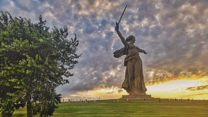 В Волгограде после реставрации вновь открыт монумент «Родина-мать зовёт!»