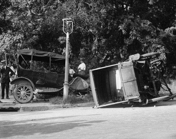 Первые ДТП в те времена, когда и машин-то толком не было