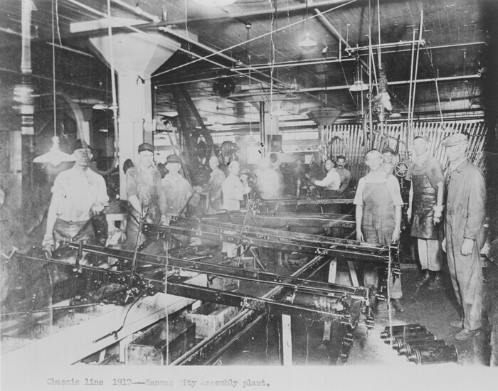 Первый завод сборки автомобилей Ford в Канзас-Сити, штат Миссури, 1917