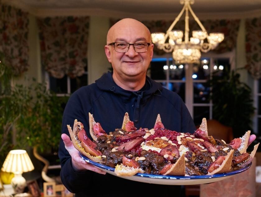 Один из самых известных и, на мой взгляд, приятных блогеров, готовящих вкуную еду - Сталик Ханкишиев