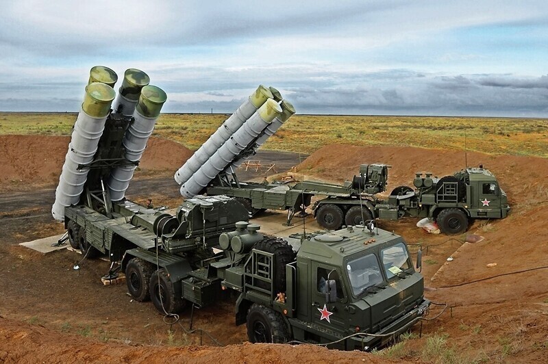 США хотят купить С-400