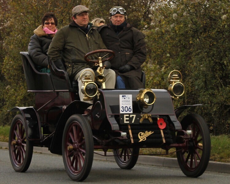 Один из первых автомобилей 1903 года (восстановлен)