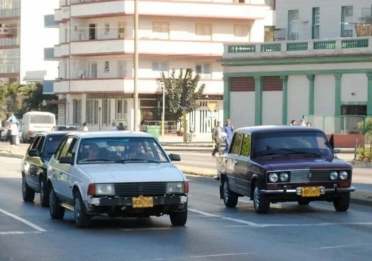 Живая автоистория на дорогах Кубы