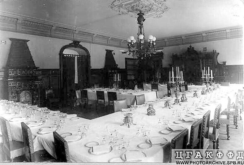 18 июля 1902 года,в новом здании офицерского собрания состоялся завтрак на 200 человек по случаю 200-летнего юбилея полка