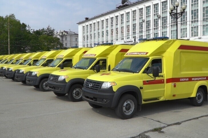 Новые реанимобили получили больницы Магаданской области