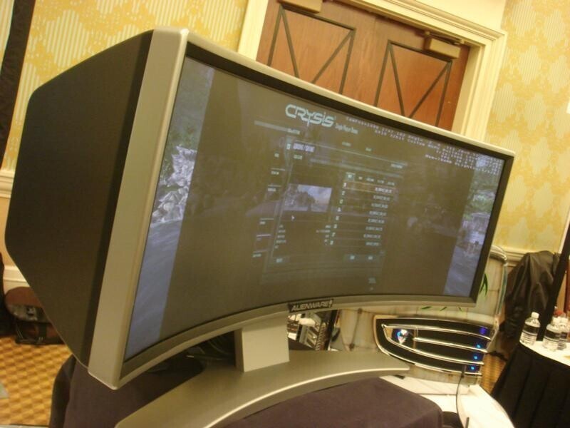 Супер широкий монитор Alienware 2008 года