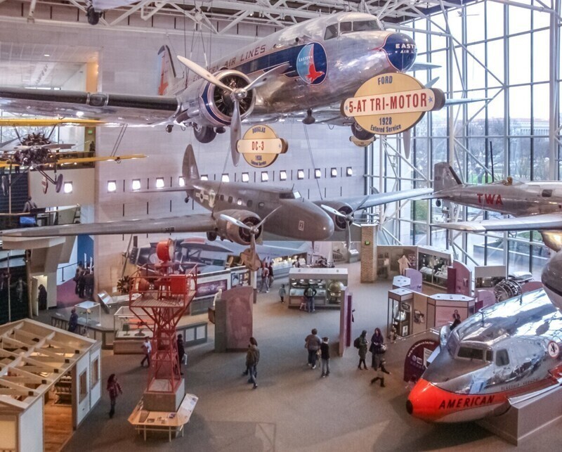 Однако времени у меня было немного, и я выбрал для посещения музей, показавшийся мне самым интересным, - Национальный музей воздухоплавания и астронавтики. Тем более его посещение было бесплатным.