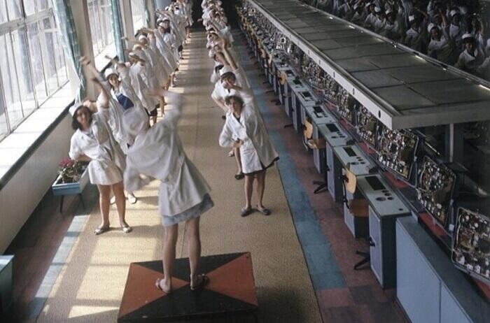 Производственная гимнастика на фабрике Электрон, Львов, УССР, 1973 год