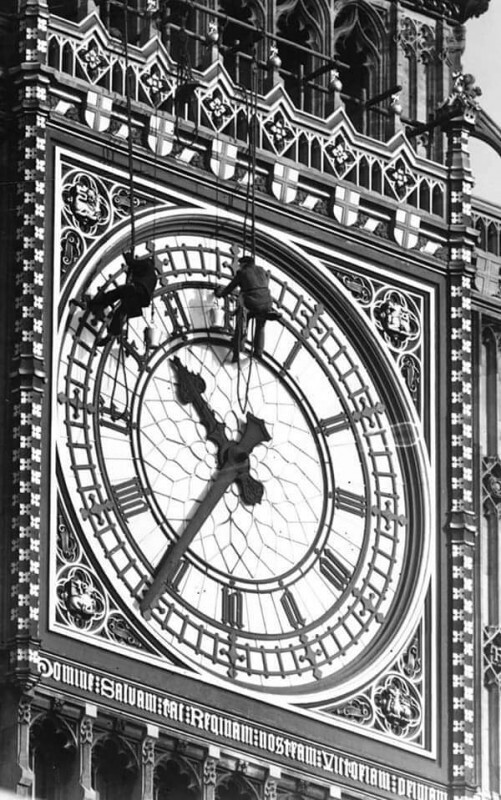 Обслуживание часов башни Биг Бен, Лондон, 1938 год.