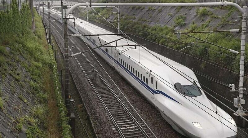 Новый японский сверхскоростной пассажирский экспресс способен работать даже при землетрясении