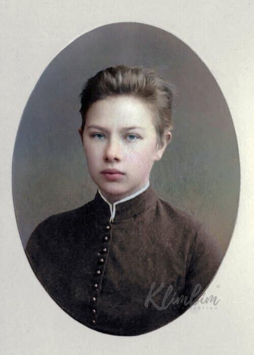 Рeволюционерка, партийный и общественный деятель Надежда Крупская после окончания гимназии. Россия, 1887 год.