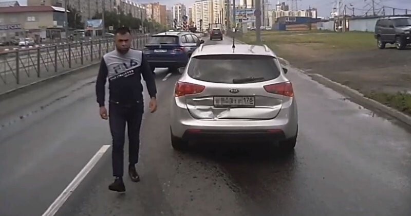 Дорожный учитель пытался преподать урок водителю маршрутки