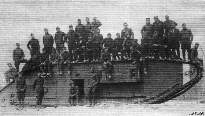 15 сентября 1916 года в бою у реки Соммы приняли участие первые 32 английских...