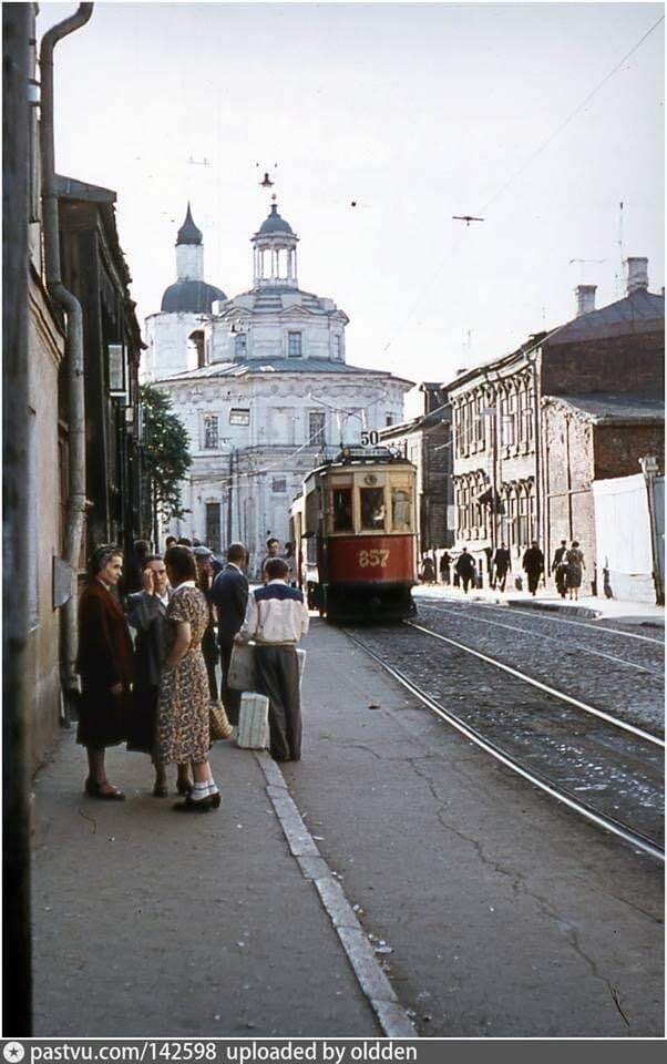 1957 год. Серединский переулок (в народе "Серединка"), снесенный при строительстве "Олимпийского".