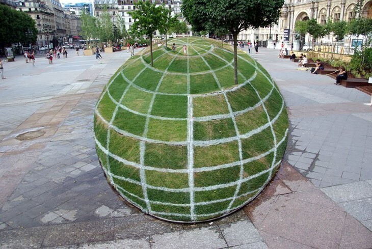 3D-глобус в Париже