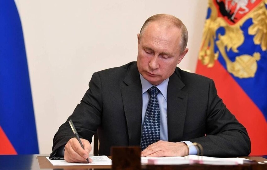 Путин утвердил проект об упрощении получения российского гражданства