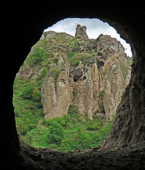 Хндзореск. Пещерные города и их обитатели