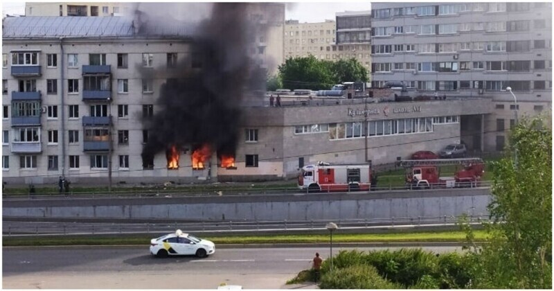 Момент взрыва в жилом доме в Санкт-Петербурге попал на видео