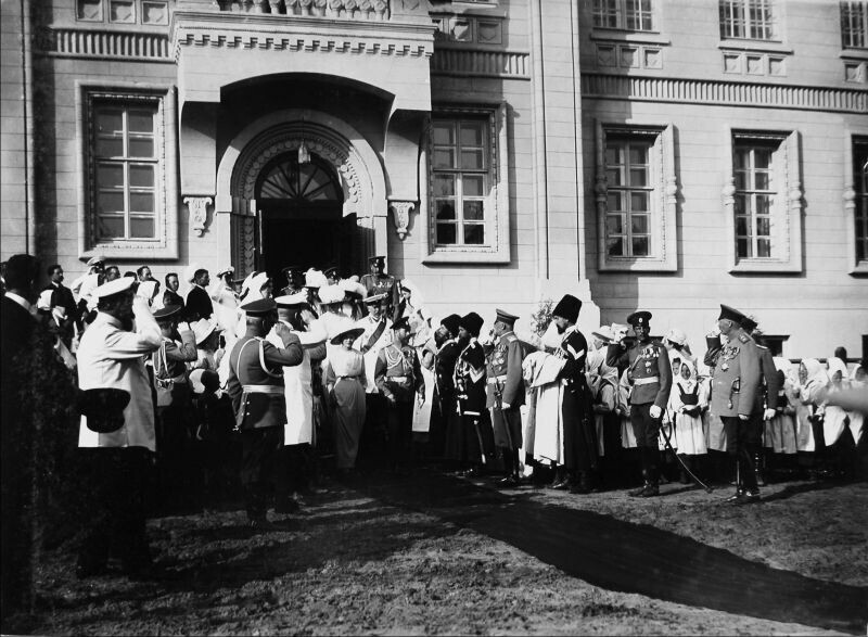 Император Николай II на открытии больницы Красного Креста («Романовской»). Кострома. 20 мая 1913 г.