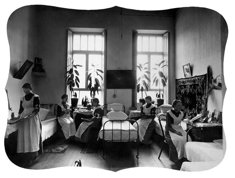 Сестры милосердия в комнате общежития Кубанской общины. Екатеринодар. 1915.