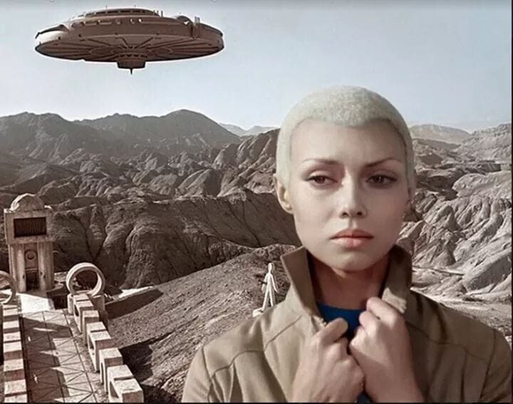 Елена Метёлкина в роли Нийи в советском фантастическом фильме 1981 года "Через тернии к звездам".