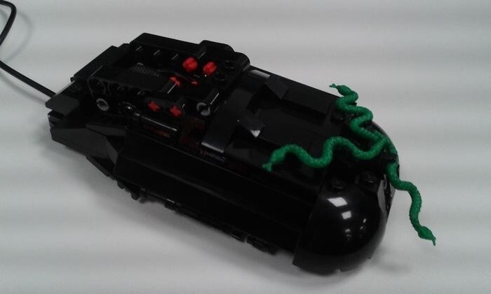 Лего-мышь, изготовленная из деталек конструктора