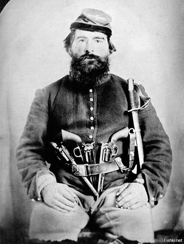 Солдат кавалерии армии северян, с тремя револьверами Ремингтон - 1863 год