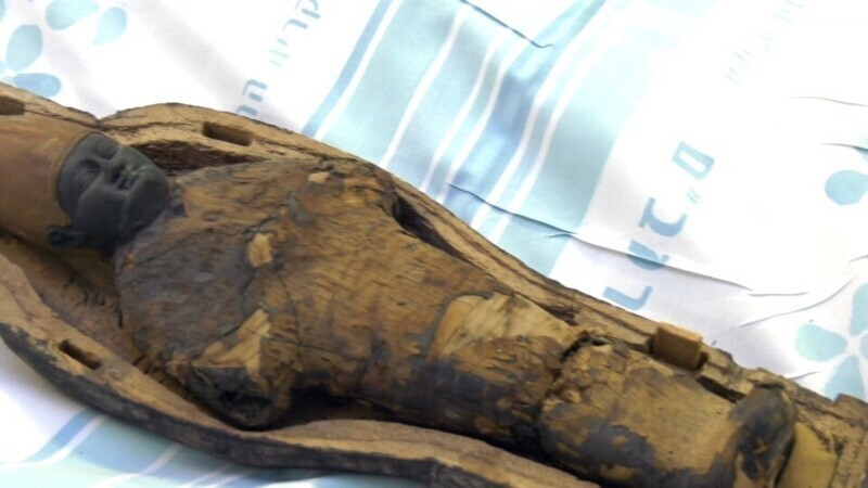 Тайна внутри саркофага: древнеегипетская мумия ребенка оказалась богом смерти