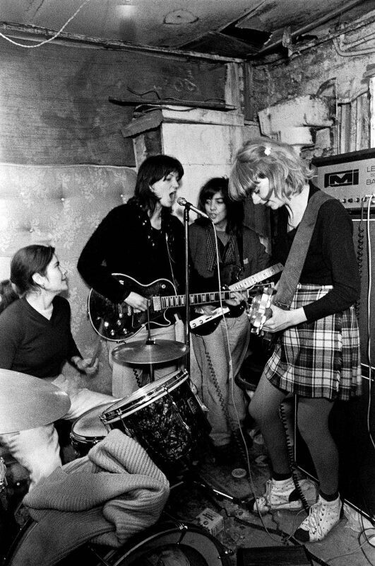 Группа The Raincoats, Лондон, 1979