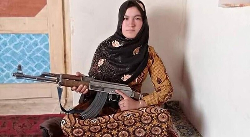 Афганская девушка расстреляла талибов, отомстив за отца и мать