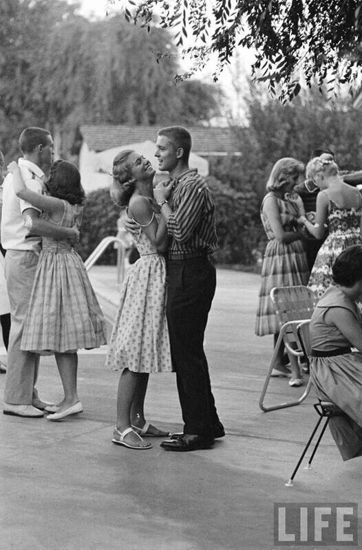 Танцплощадка, романтичные танцы 1954 год. США