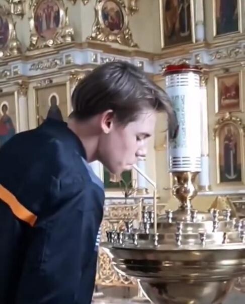 «Это будет преступление года»: в Чите подросток подкурил от свечи в храме и теперь его ищет полиция
