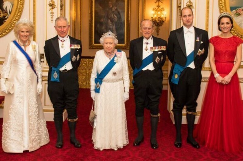 "Королевская семья белая  -  и это расизм": британский активист предъявил претензии к БКС
