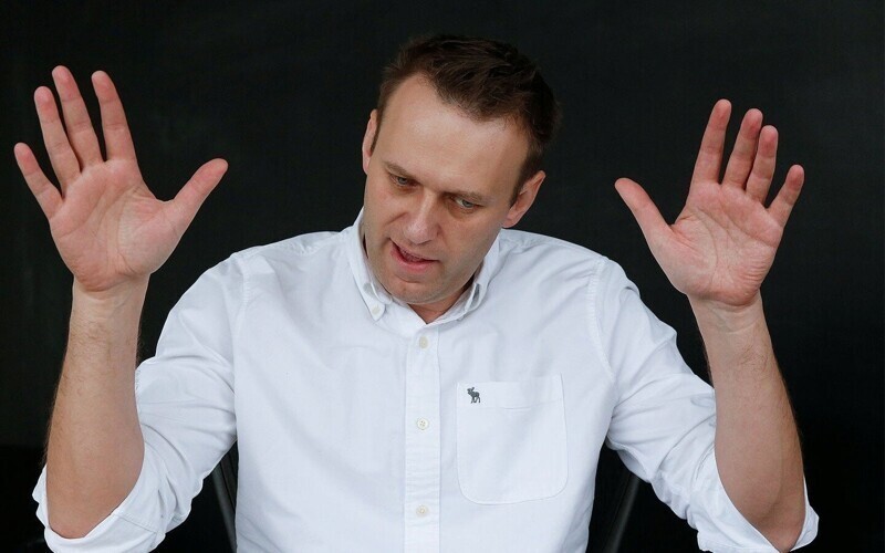 Мошенник Навальный живёт за счёт донатов, прикидываясь честным бизнесменом