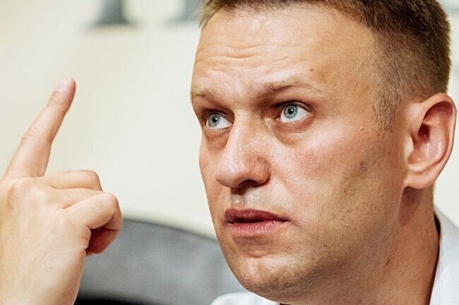 Зачем Навальный напал на православие – бьет значит любит?