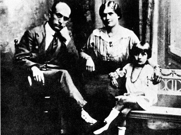 Муссолини с Рашель и дочерью Эддой