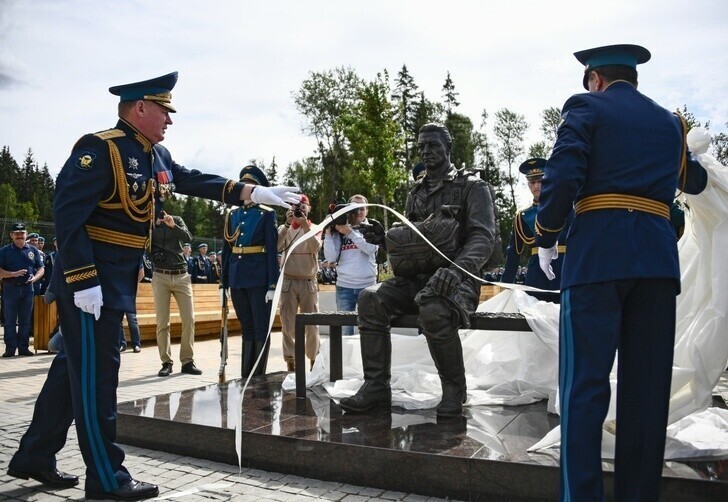 В парке «Патриот» открыли памятник генералу армии В. Ф. Маргелову
