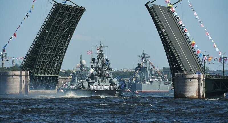 В Киеве предупредили, что суда ВМФ РФ, участвовавшие в параде в Петербурге, разгромят ВМСУ уже в сен