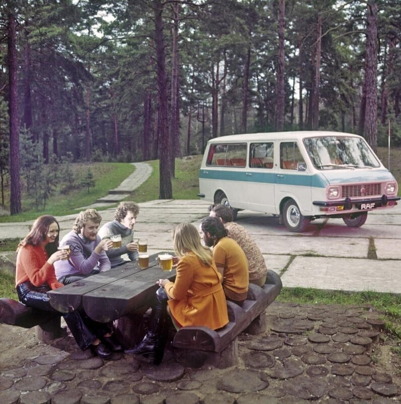 Реклама микроавтобуса РАФ-2203. 1980-е